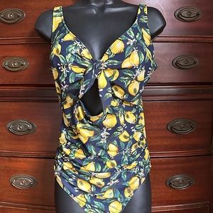 Nip Tuck Lemon One Piece Swimsuit SZ 8, D/DD Cup